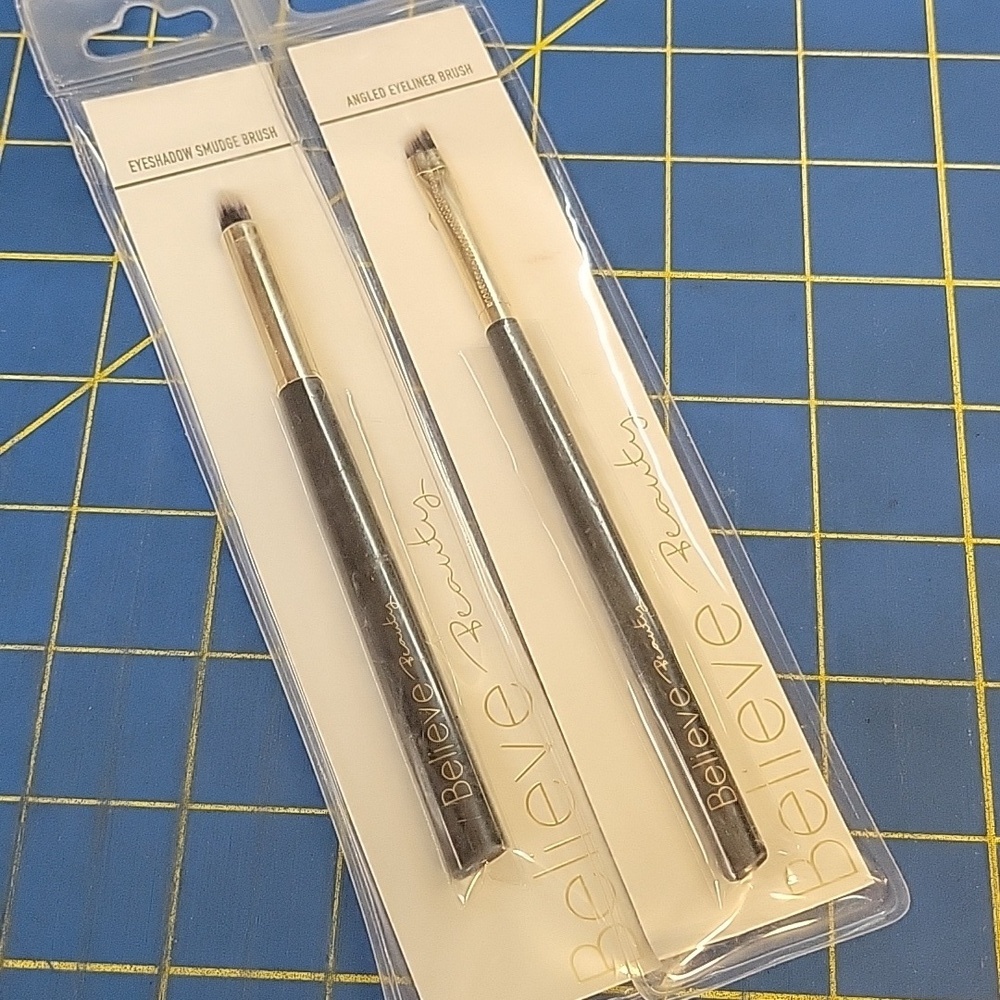 Believe Beauty Makeup Brush Set of 2 New In Package